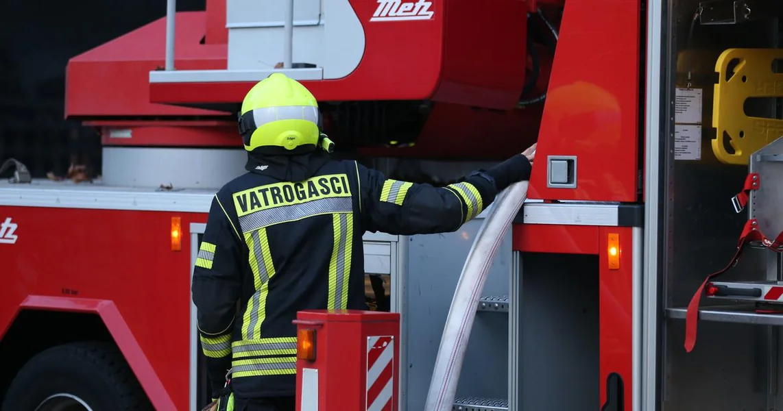 Buknuo požar u Zagorju, vatrogasci jurili na intervenciju: U plamenu završila štala sa životinjama