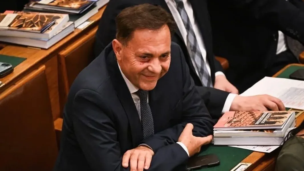 Pócs János je takođe potpisao peticiju koja traži ostavku - ORIGO