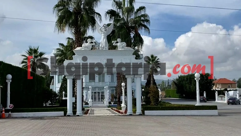 Teška nesreća u Kruji / Konobar gura kolegu od 16 godina, lift se odvojio, mladić preminuo! Uhapšeni 26-godišnjak i deda žrtve, bio vlasnik lokala (VIDEO) - Shqiptarja.com
