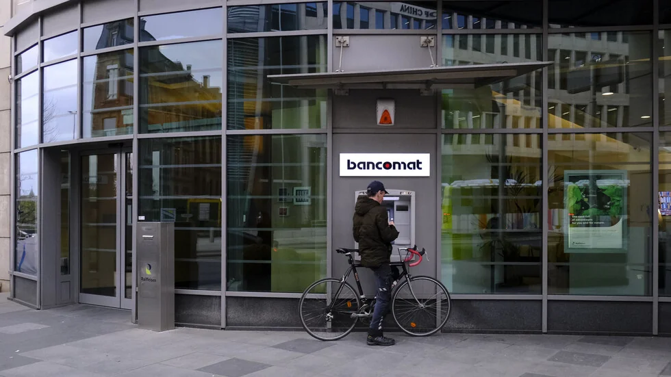 Eksplozivno sredstvo izazvalo je eksploziju ispred banke u Solunu