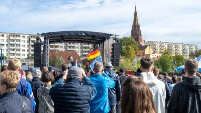 Izbori u Nemačkoj, danas se vodi bitka za Berlin! Regionalno glasanje koje mu može koštati mesto kancelara Friedrishu Merzu