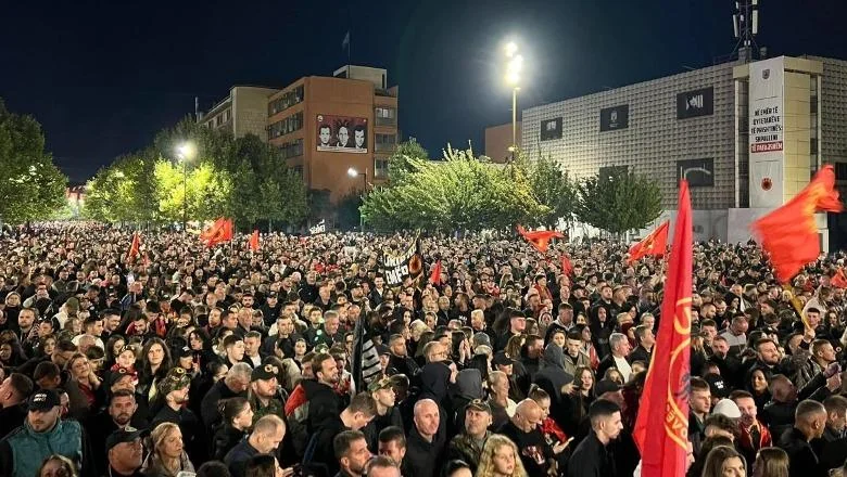 Kosovo/ 'Ne u moje ime', hiljade građana ponovo protestuju u podršci bivšim vođama UČK-a! Pozivi institucijama da deluju što pre