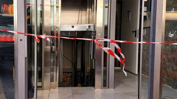 Ilisia: Pao lift u supermarketu – Ozbiljno povređen serviser