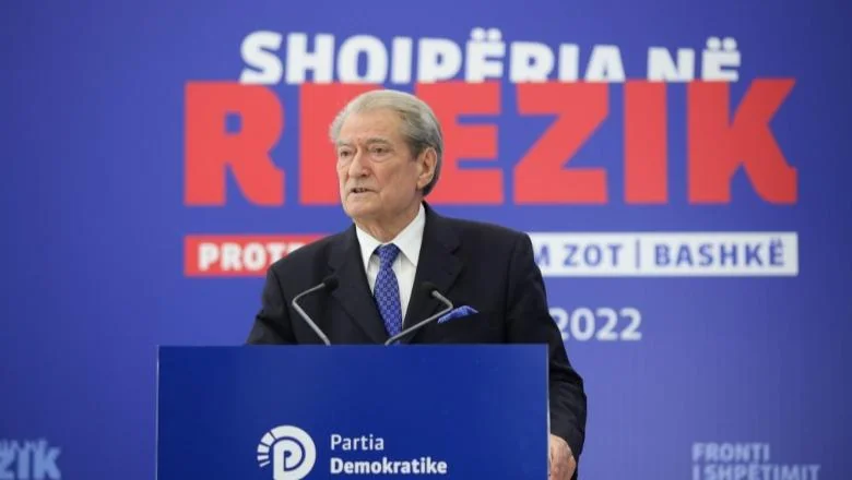 Sali, Albanija će postati!