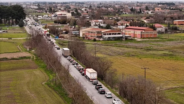 Poljoprivrednici: Skreću traktore za Božić – ELAS šalje saobraćajce preko obilaznica – Documento