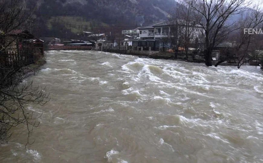 Civilna zaštita HNK: Nivo vode u koritima rijeka se smanjuje, magistrale prohodne