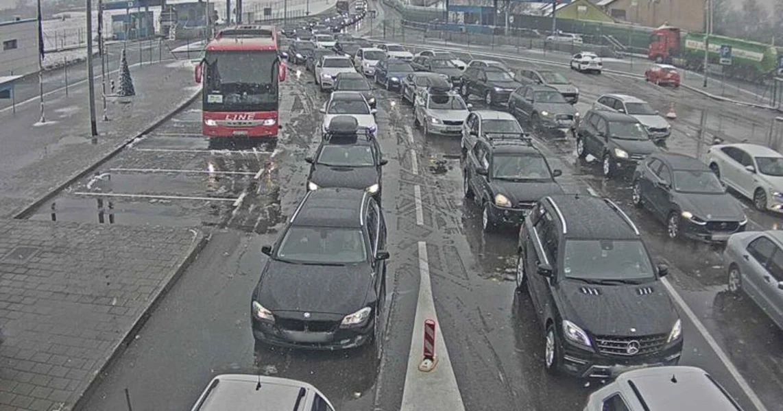 Velike gužve na granici sa BiH: Na ulazak u Hrvatsku čeka se i duže od sat i po