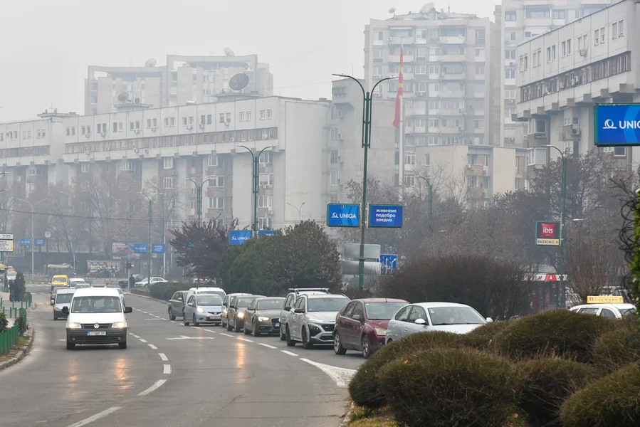 Saobraćajke, zamrznute ulice, aktiviran Krizni štab posle pada temperatura, objavio CUK - Nova Makedonija