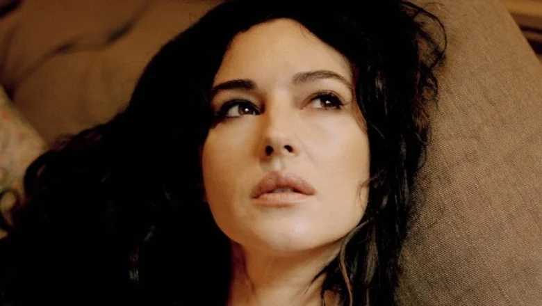 FOTO/ 'Supermodelka budućnosti!', Ćerka Monike Bellucci i Vincent Cassel oduševljava sve svojim izgledom! Debituje u filmu 'La bella estate' - Shqiptarja.com