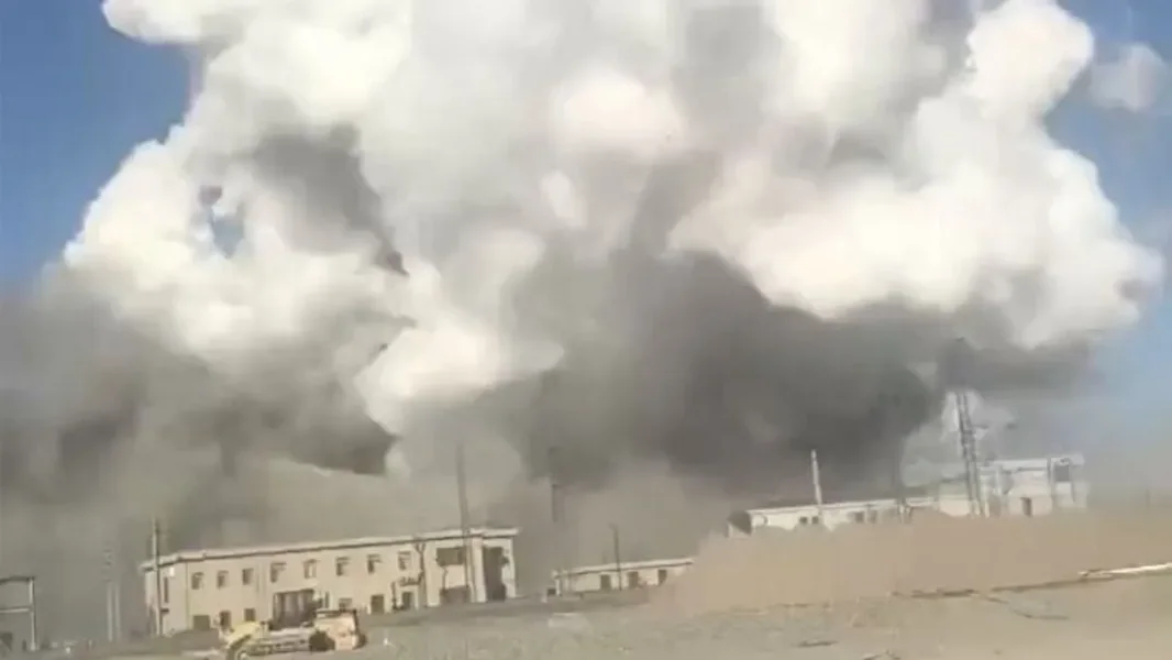 Ogromna eksplozija se desila u fabrici, najmanje dvoje poginulo – video