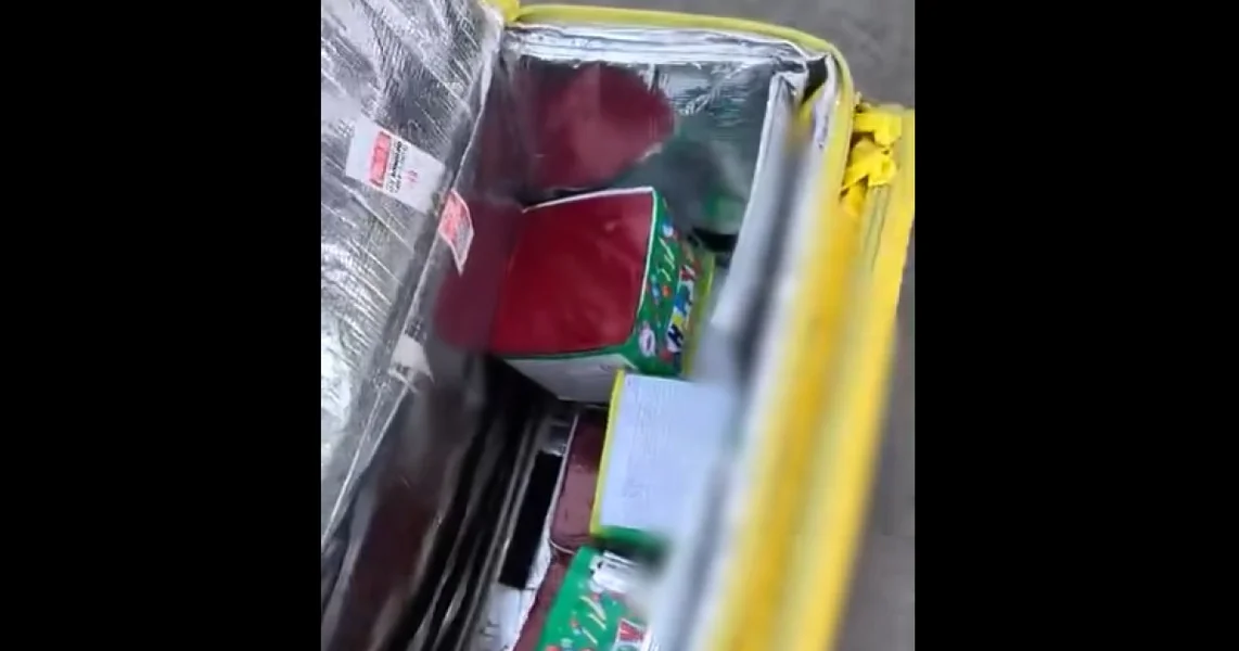 Preko 2.500 pirotehničkih artikala oduzeto od strane Žandarmerije u Bukureštu. Šta su pronašli u torbi dostavljača umesto današnjeg menija