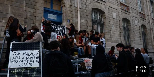 U Francuskoj će zbog protesta u petak biti zatvoreno oko 400 škola