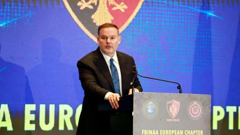 Konferencija FBI-ovog udruženja u Tirani, Demo: Prioritet povećanje kapaciteta i digitalizacija policije! Olsian Čela: Nove strategije za borbu protiv kriminala - Shqiptarja.com