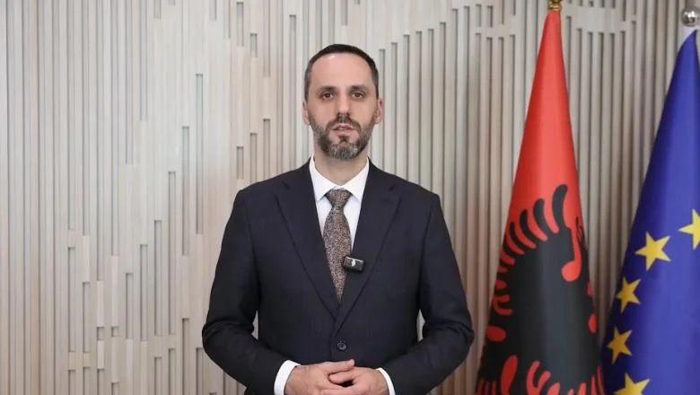 Vlada objavljuje penalnu amnestiju, Lamallari: Smanjenje prepunjenosti zatvora za 7%! Biće oslobođeno 380 osuđenih, 900 drugih dobija smanjenje kazne - Shqiptarja.com