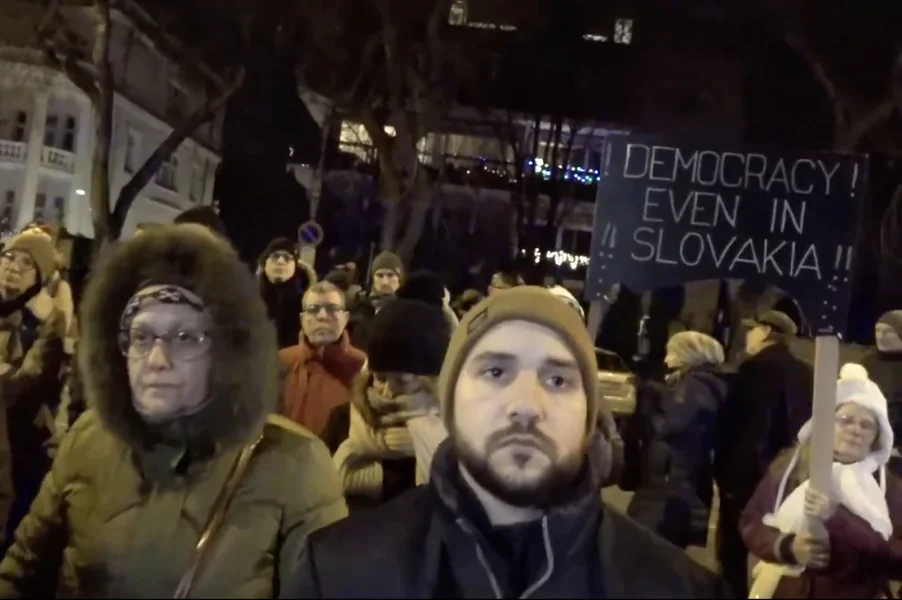 Proti Benešovim dekreta, Mađari sa Felvideka demonstrirali ispred Slovačke ambasade