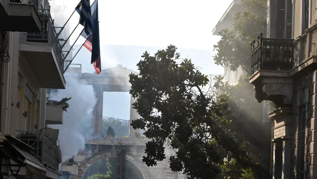 Plaka: Video nekoliko minuta nakon eksplozije - Izbila i požar u zgradi - Documento