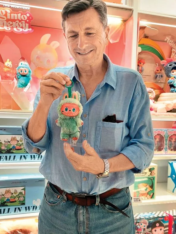 Borut Pahor i njegov labubu