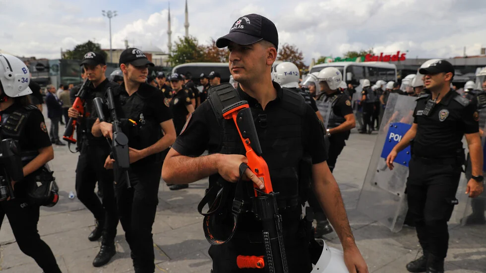 Novi protesti i sukobi sa policijom u Turskoj posle akcije vlasti protiv LGBT+ organizacija