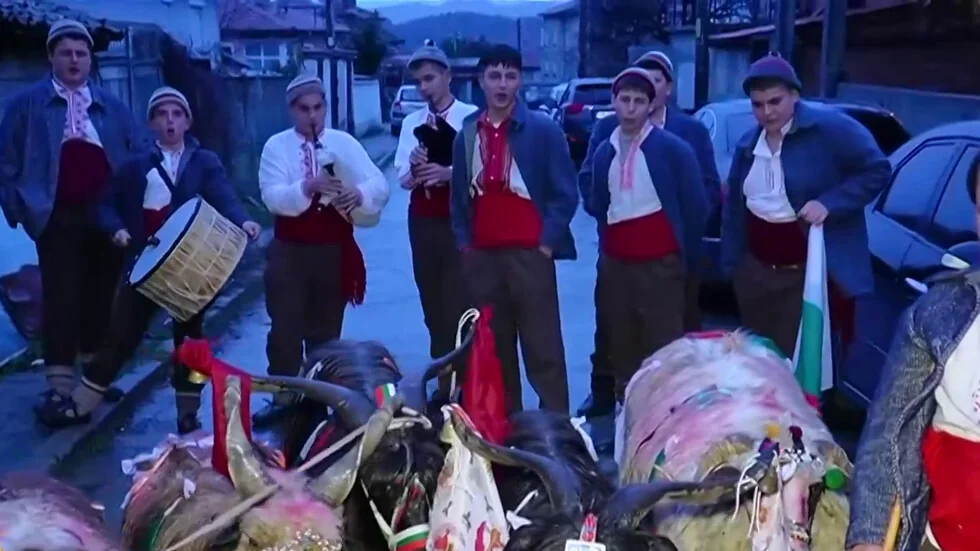 Koledari obilaze domove protiv zlih sila