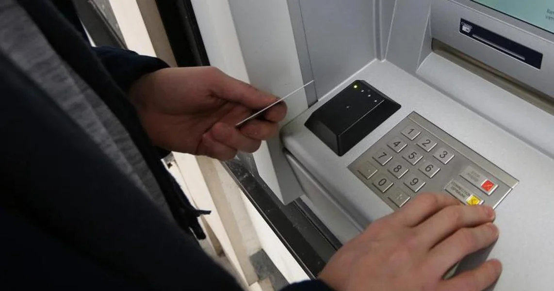 Umirovljenici ogorčeni: Besplatan račun u bankama politička je podvala