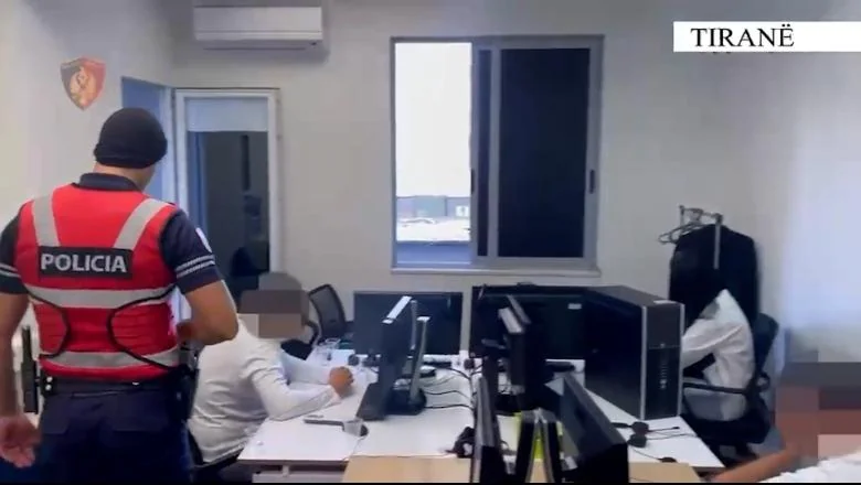 Prevarili građane EU kroz berze, pa se predstavljali kao advokati i uzimali 10.000 evra! Uhapšena 4 radnika call centra u Tirani, vlasnik na poternici (IMENA + VIDEO) - Shqiptarja.com