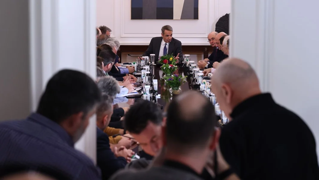 Sukob između Maksimoua (premijerskog kabineta) i većine poljoprivrednika posle Mitsotakisovih pretnji - Documento