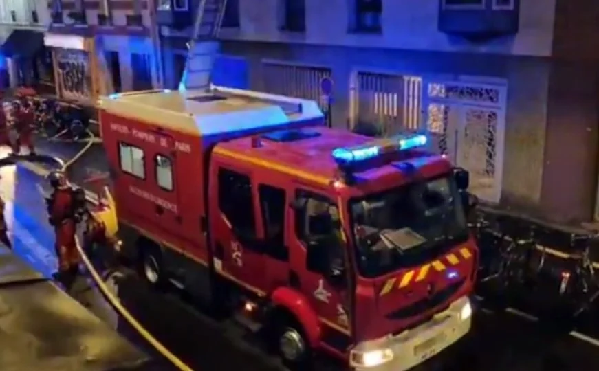 Užas u Parizu: Iza ponoći se srušio sprat stambene zgrade, ima povređenih