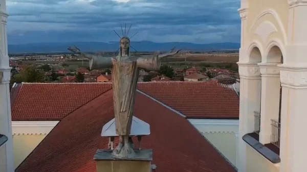 Rakovski dočekuje Božić sa impozantnom betlehemskom pećerom i poklonima za svako dete