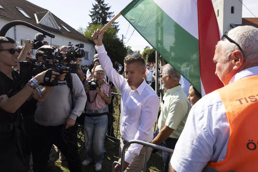 Mađar Péter je napisao pismo Robertu Ficou: „U ime ponosnog naroda Mađarske obraćamo Vam se”