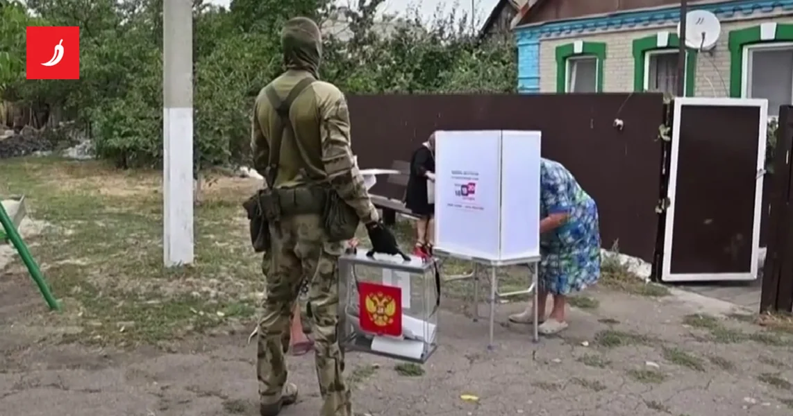 VIDEO Izbori u okupiranom delu Ukrajine. Birači glasaju pred naoružanim vojnicima