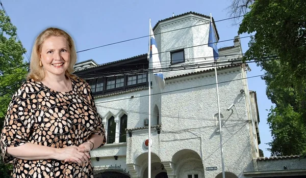 Tekst deklaracije o miru na Badnji dan. Izgovara se svake godine 24. decembra, u 12:00, u Turku, u Finskoj