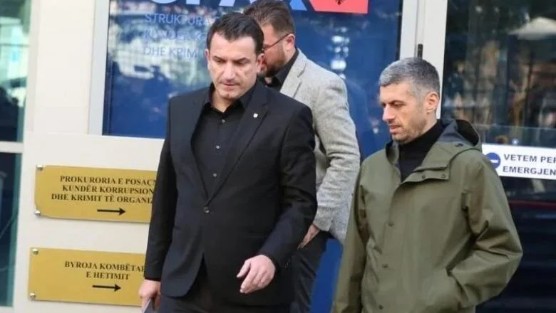 Otpušten sa dužnosti naredbom Anuela Ristani, sud vraća na dužnost generalnog sekretara opštine Tirana Alban Dokushi - Shqiptarja.com