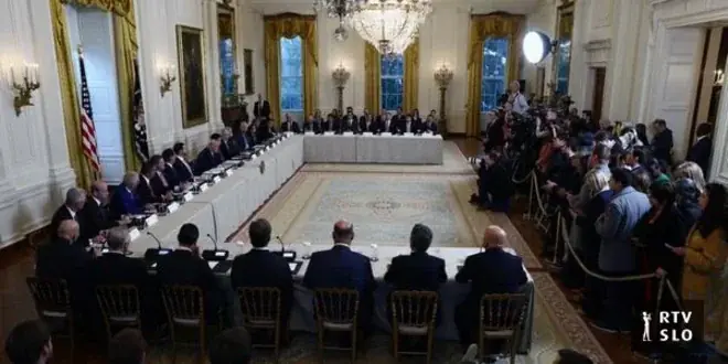 Direktori američkih naftnih kompanija zadržani u pogledu poslovanja u Venecueli