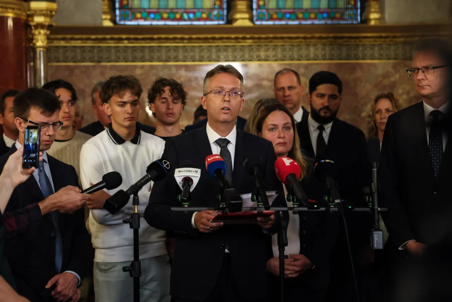 Parlament Mađarske suspendisao je Hankó Balázsov imunitet u vezi sa raspodelom 17 milijardi forinti Nacionalnog kulturnog fonda (NKA)