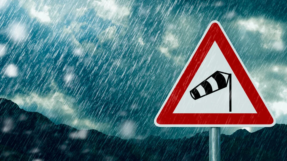 Opasno vreme: Žuti kod za snažan vetar u celoj zemlji