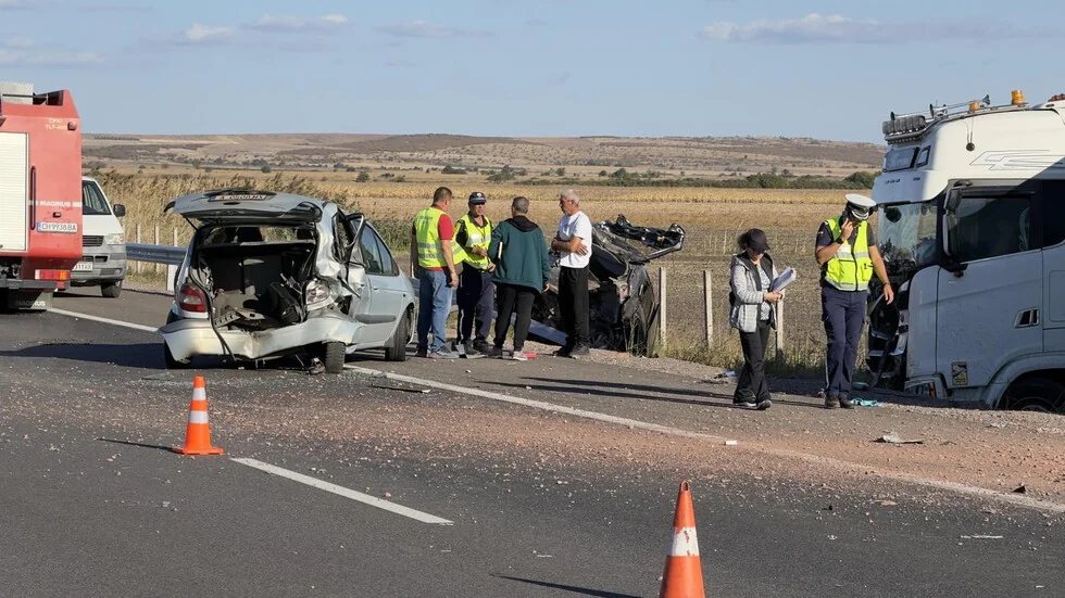 Kamion je udario nekoliko automobila na 'Trakia', ima žrtvu i ranjene (VIDEO+SNIMCI)