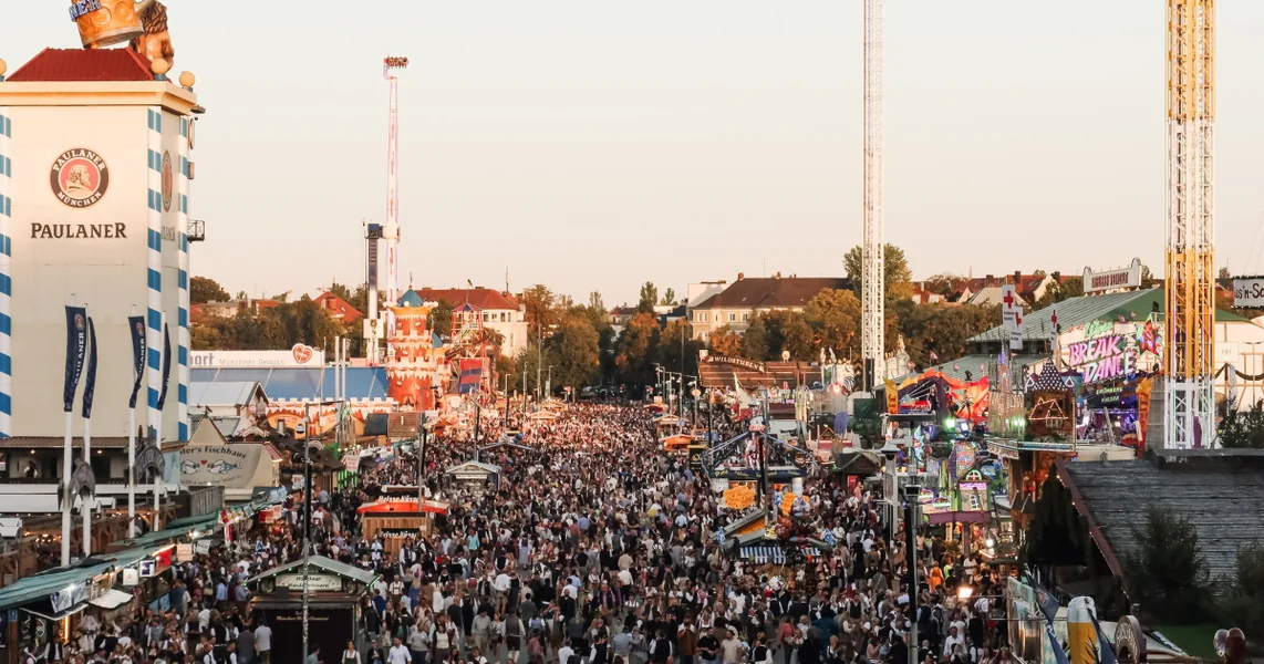 Oktobarfest 2026 u Minhenu ruši rekorde: više od 7,4 miliona posetilaca i istorijska potrošnja piva