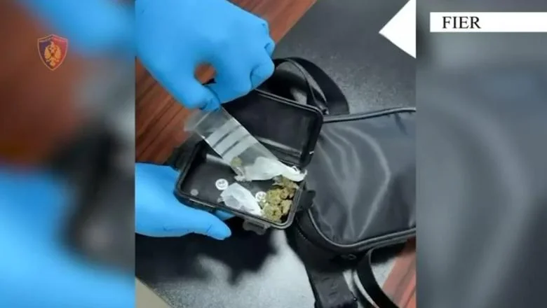 Prodavao kanabis podeljene u doze u Fieru, uhapšen 31-godišnjak (EMRI + VIDEO) - Shqiptarja.com