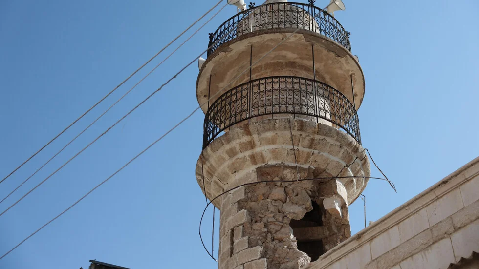 Eksplozija u džamiji ubila najmanje osam ljudi u Siriji