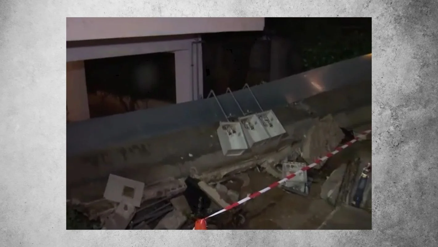 Nepovoljno vreme: Pukla je ograda stambene zgrade od naleta vode – neverovatne slike u Alimosu