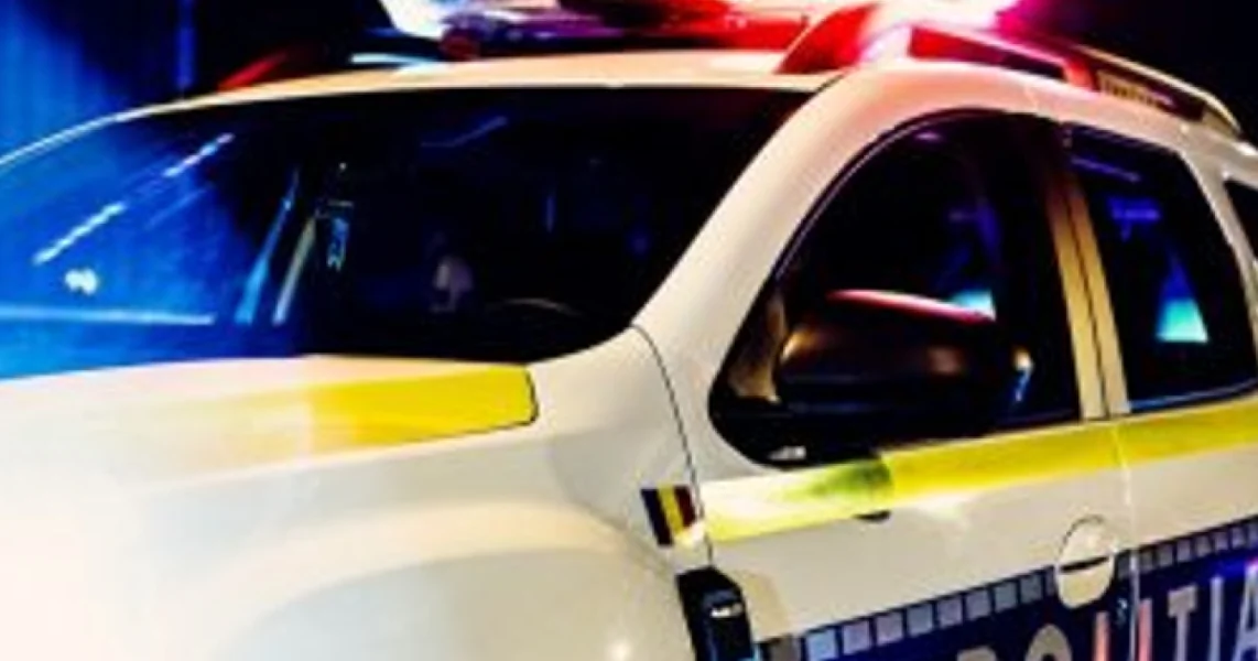 Teška saobraćajna nesreća u Dolju: Dva muškarca su umrla nakon što je automobil u kojem su se nalazili udaren kamionom