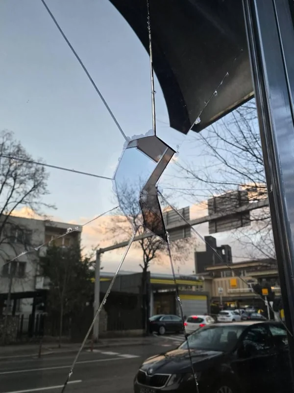 Oštećena ulazna vrata bugarske ambasade u Skoplju, Ministarstvo spoljnih poslova Bugarske sa oštrom reakcijom