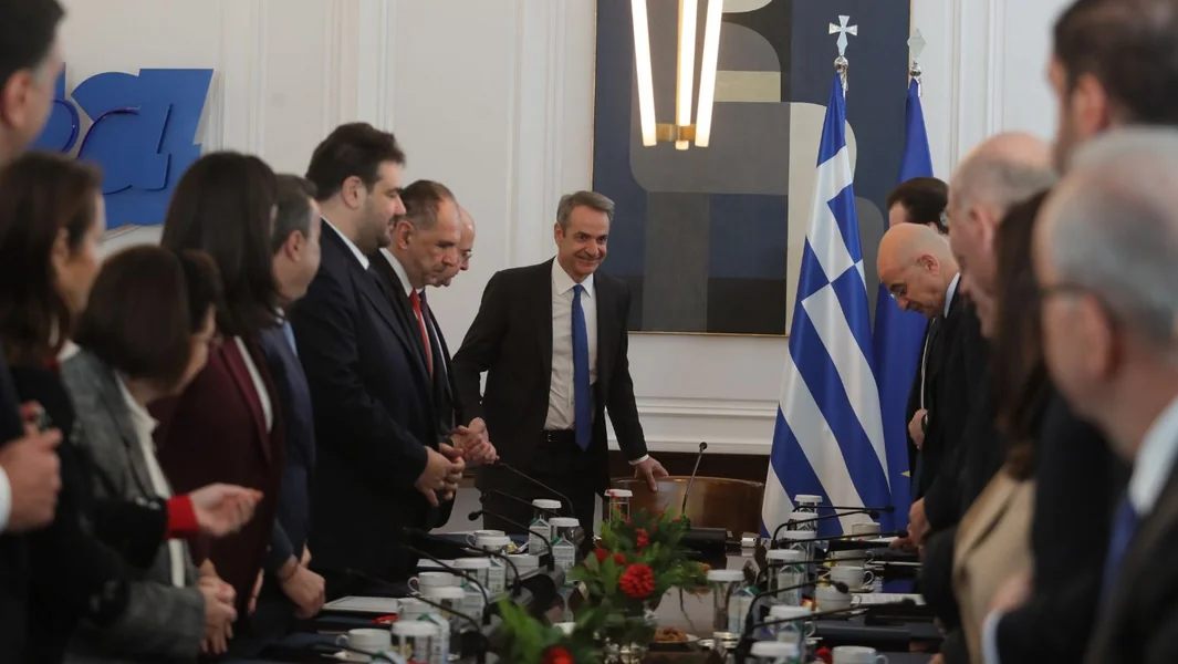 O Kikilias, o Pierrakakis i sledeci dan - Documento