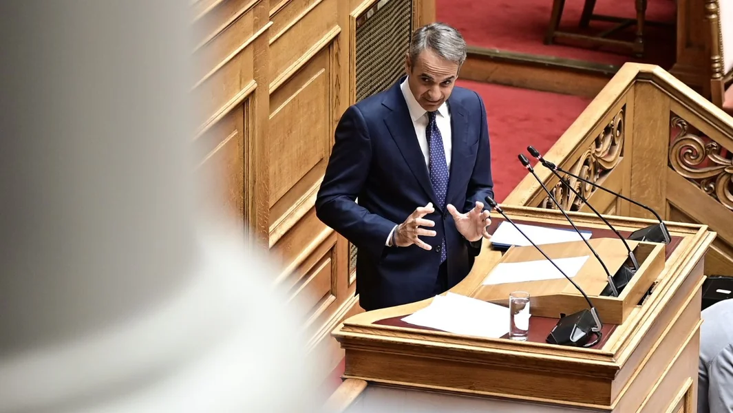 U parlamentu Mitsotakis usred plavih sukoba – Sukob oko cena energije – Documento