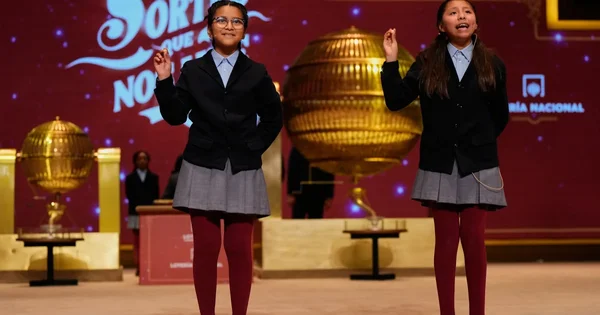 Sreća jednih Španaca: osvojili su 468 miliona evra na Božićnoj lutriji. U leto je njihov mali grad bio razoren požarom.