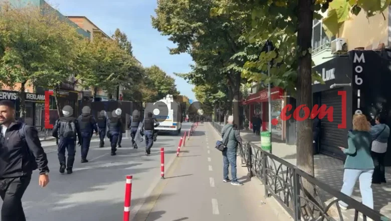 Nasilni protesti, preduzeća na Ulici Durrësit danas zatvorenih kapija