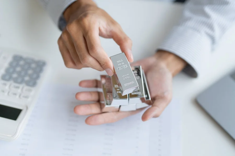 Srebro prelazi prag od 75 dolara po prvi put, dok zlato i platina dostižu nove istorijske rekorde