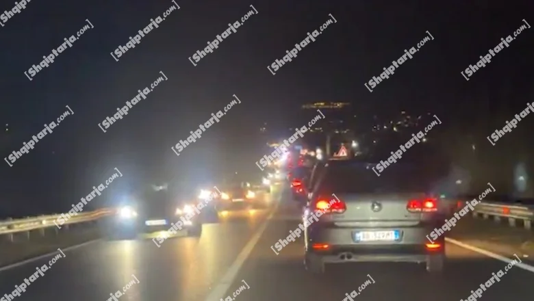 Novogodišnji praznici/ Gužva na autoputu Lezhë–Milot (VIDEO) - Shqiptarja.com