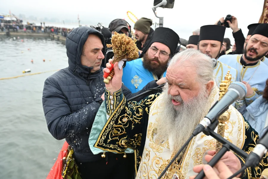 Pravoslavni vernici danas slave Bogojavljenje-Vodice - Nova Makedonija