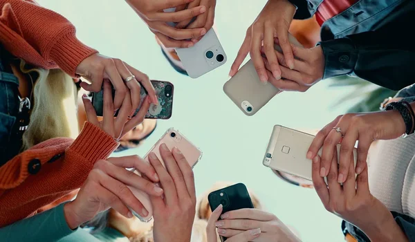 Rumuni i internet u 2025. Poslednje mesto u interakciji sa vlastima, prvi po korišćenju društvenih mreža